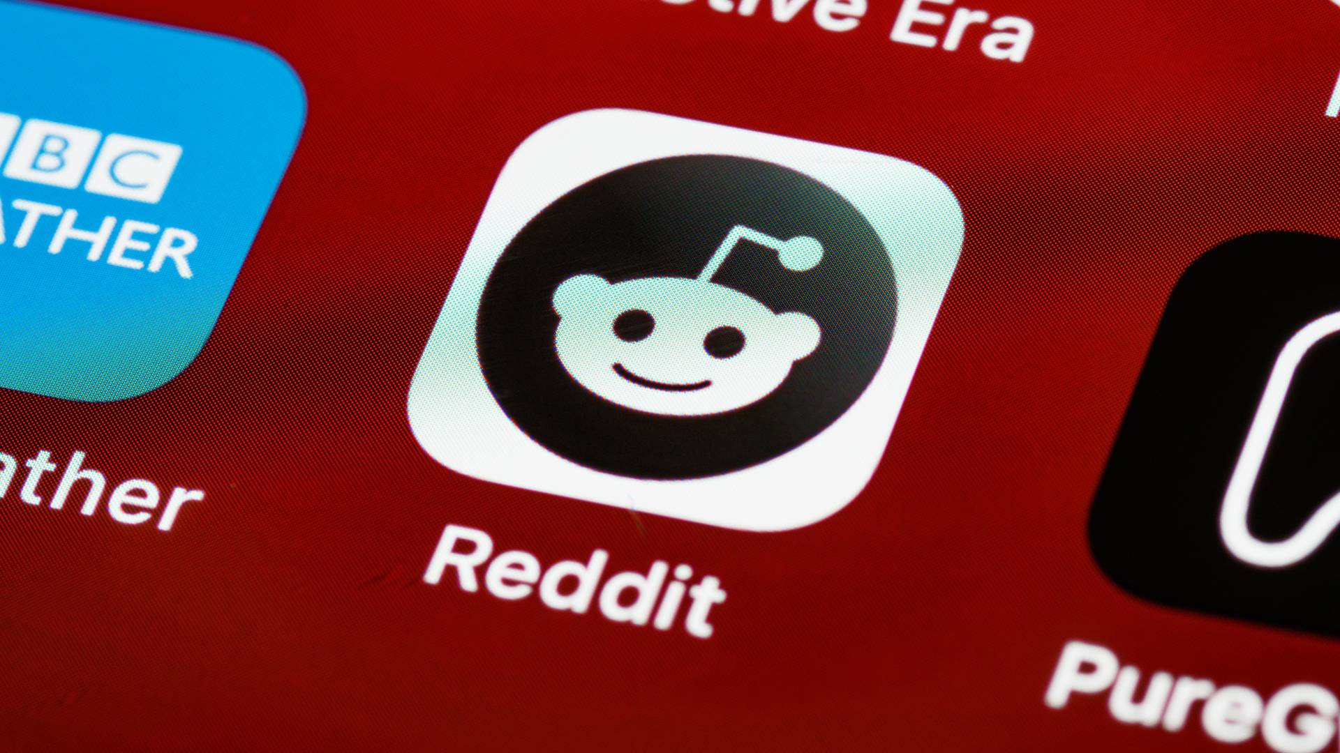 Le modifiche all’algoritmo di Google danneggiano Reddit