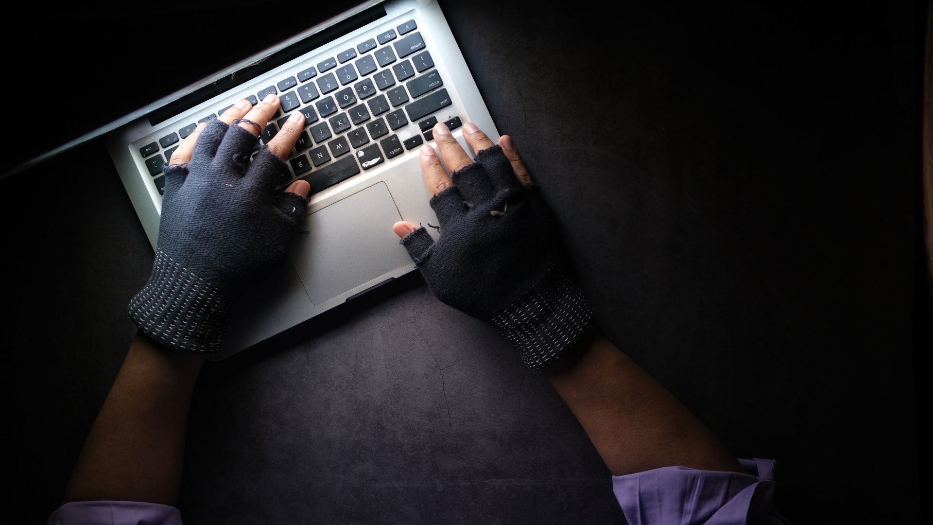 Poltrone e sofà: storia di un furto di dati